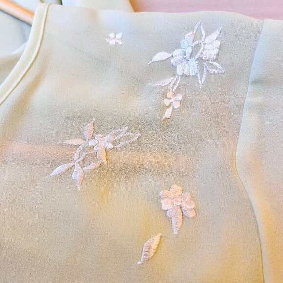 JOSIE Natori Vintage Sheer GREEN Short Robe Self Tie Embroidery NEW - Picture 11 of 15